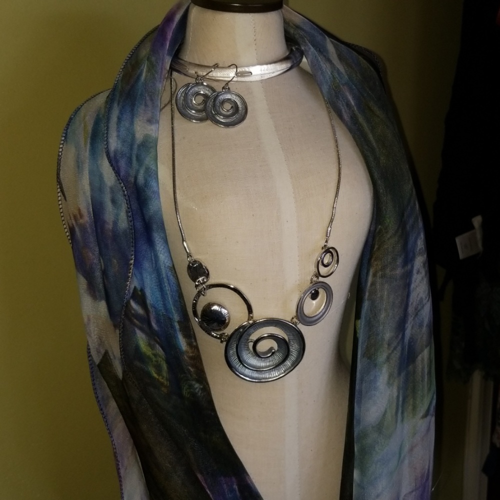 Necklace with earrings